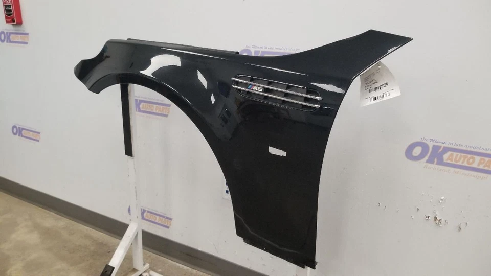 07 BMW M5 E60 FENDER ASSEMBLY LEFT DRIVER BLACK Foto 3 de 4