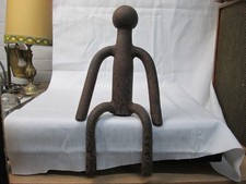 Kleine Skuptur, 32 cm, Eisen, sitzende Figur, Unikat, f&uuml;r Garten, Terrasse, Park