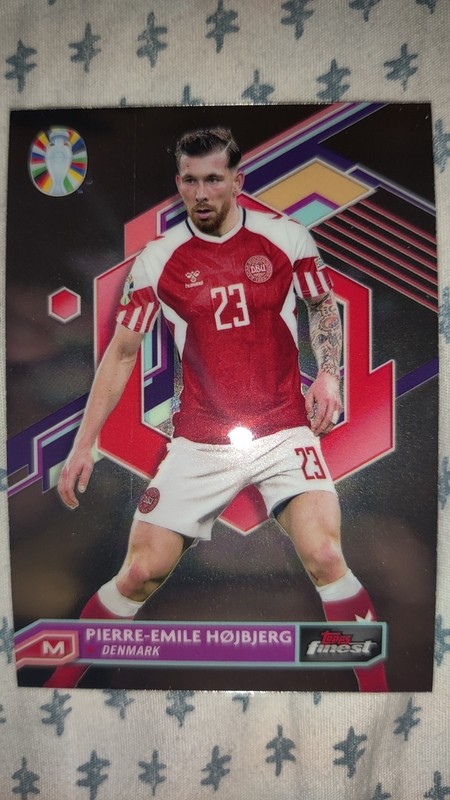 2023 Topps Finest Road to UEFA Euro 2024 - Pierre-Emile Hojbjerg #17 Denmark NM