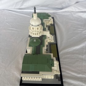 LEGO Architecture: United States Capitol Building (21030) - Used Read Desc
