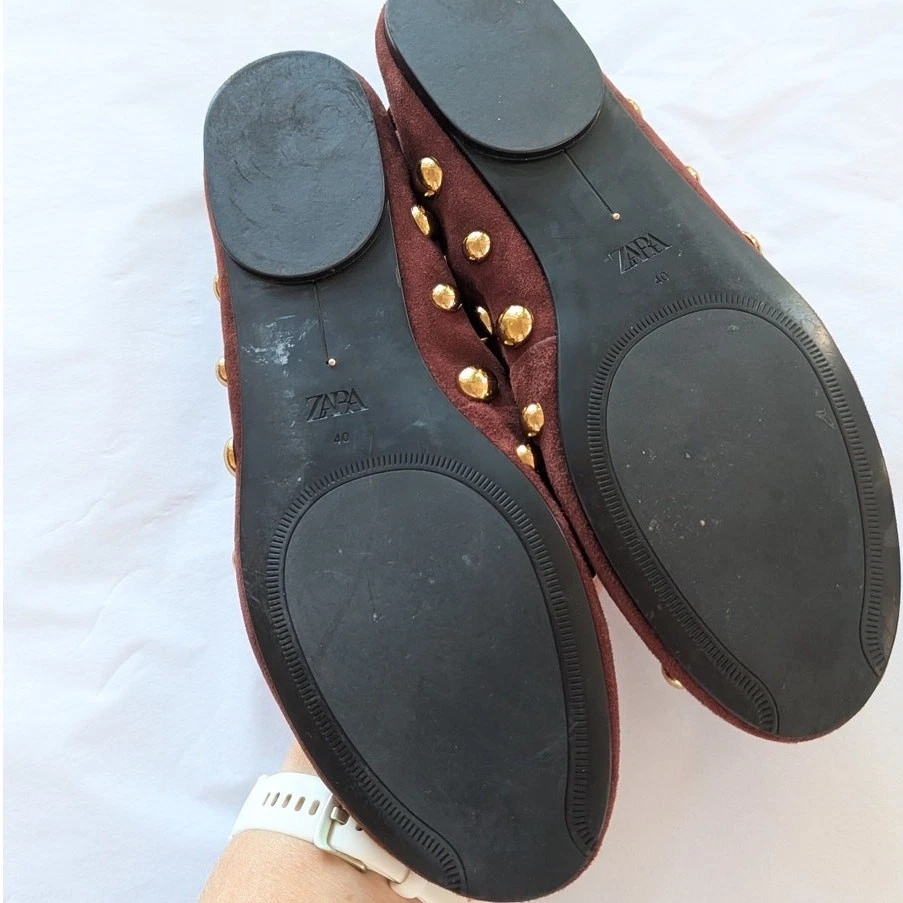 Zapatos planos bailarina con tachuelas de gamuza de cuero marrón Zara, talla EU40/US9 Foto 3 de 4