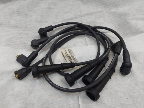 Spark Plug Wire Set Standard 7414 - Foto 2 di 3