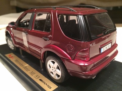 MAISTO MERCEDES BENZ ML 55 AMG 1/18 SANS BOITE SUR SOCLE B8 | UK