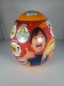 ryan's world giant mystery egg yellow