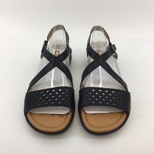 naturalizer low heel sandals