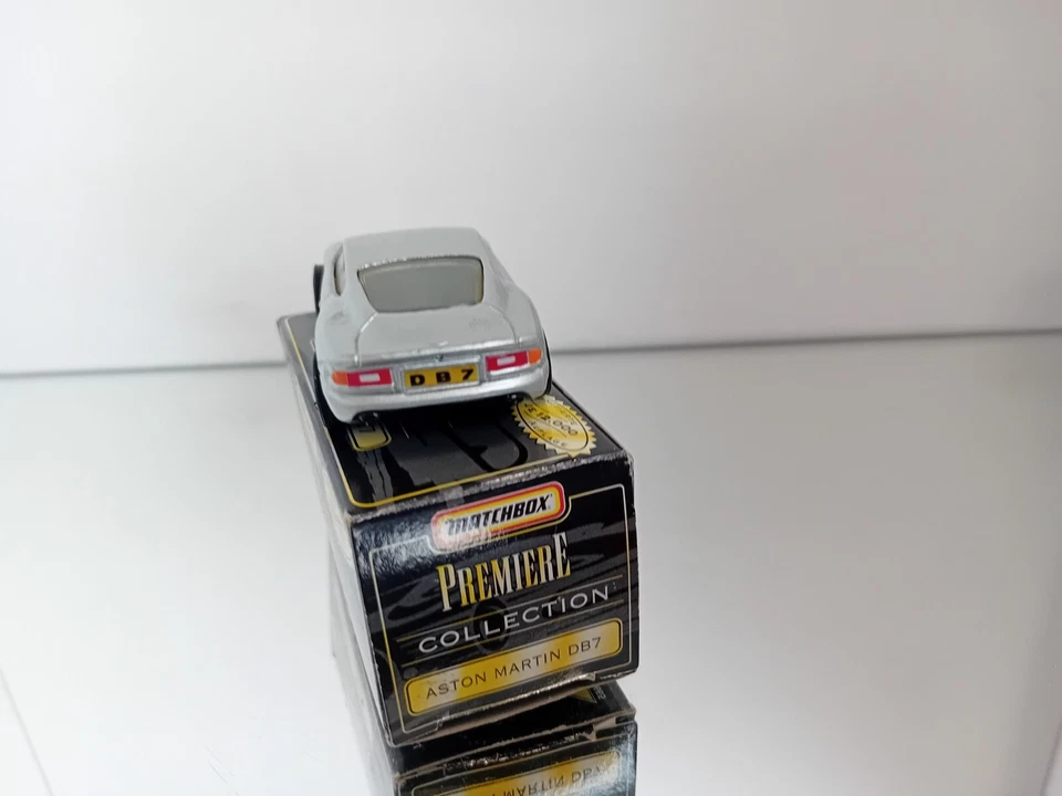 Matchbox Premiere Collection Aston Martin DB7 come nuovo in scatola - Immagine 3 di 4