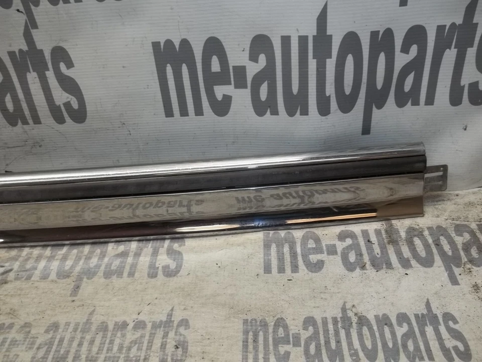 Cadillac Sedán Deville 1994-1996 OEM parachoques trasero moldura central 3544934 Foto 2 de 4