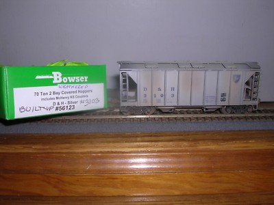 BOWSER #56123  D.& H. ACF 70 Ton 2-Bay Covered Hopper Car #3103 Weathered 1/87