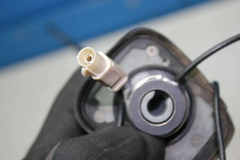 Renault Fluence L30 Bj.10 Dachantenne Radio Antenne Fahrzeugantenne Antennenfuß — 第 2/2 张图片