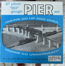 Atlas 47 Piece HO Gauge Pier Set