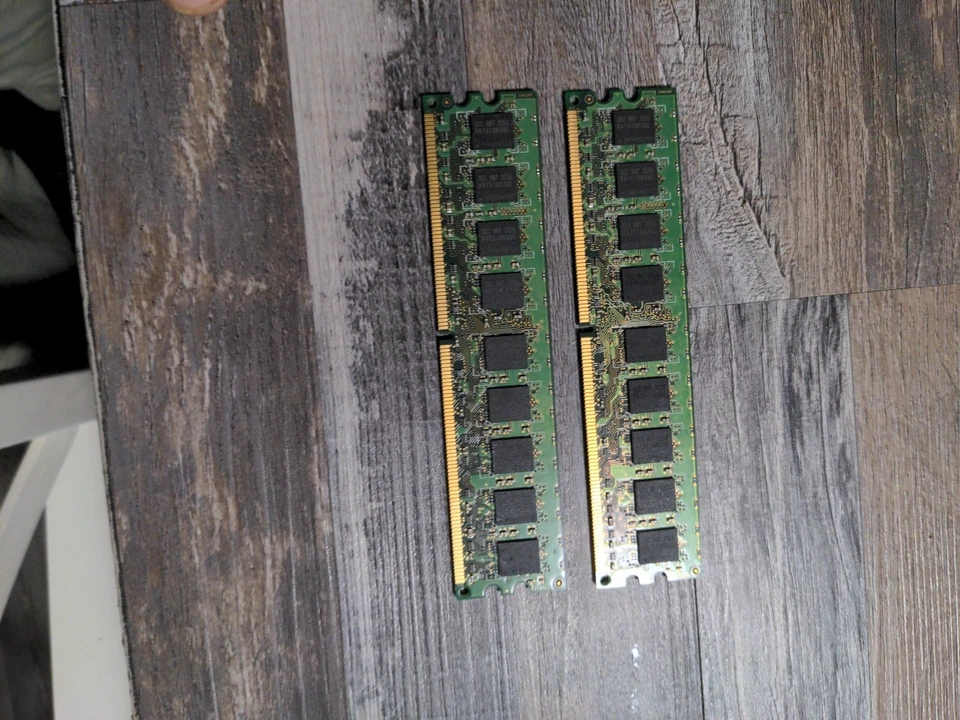 2GB 2x1GB PC2-5300 SAMSUNG DDR2-667 M378T2863DZS-CE6 Desktop Ram Memory Kit DIMM - Image 2 of 2