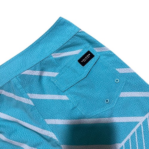 Volcom Big Boys Size 27 (XL/14) Aqua Blue Quarta Mod-Tech Swim Board Short NWT - Picture 5 of 10
