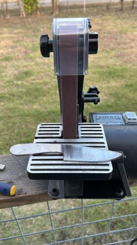 Belt Sander 1 x 30 In. Tilts 0 to 45° Angled Sanding 5 x 5 Inch Table 1/4 HP - Picture 17 of 24