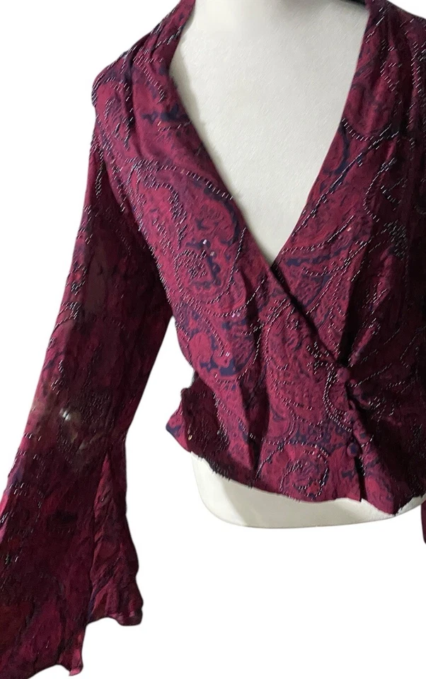 Blusa Carmen Marc Valvo de seda con cuentas para mujer 10 borgoña manga campana Foto 3 de 4