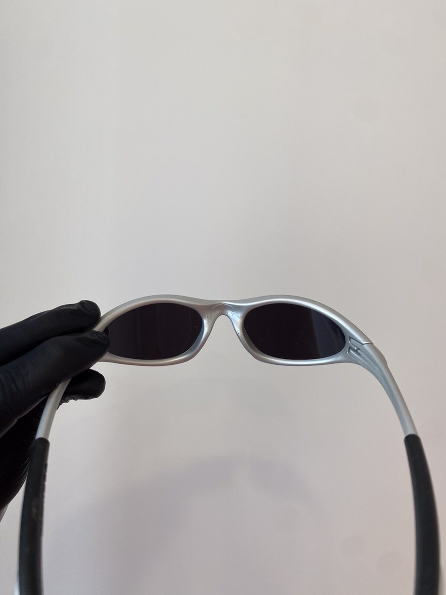 Oakley Mitute Silver Vintage Sunglasses Gorpcore USA Y2K