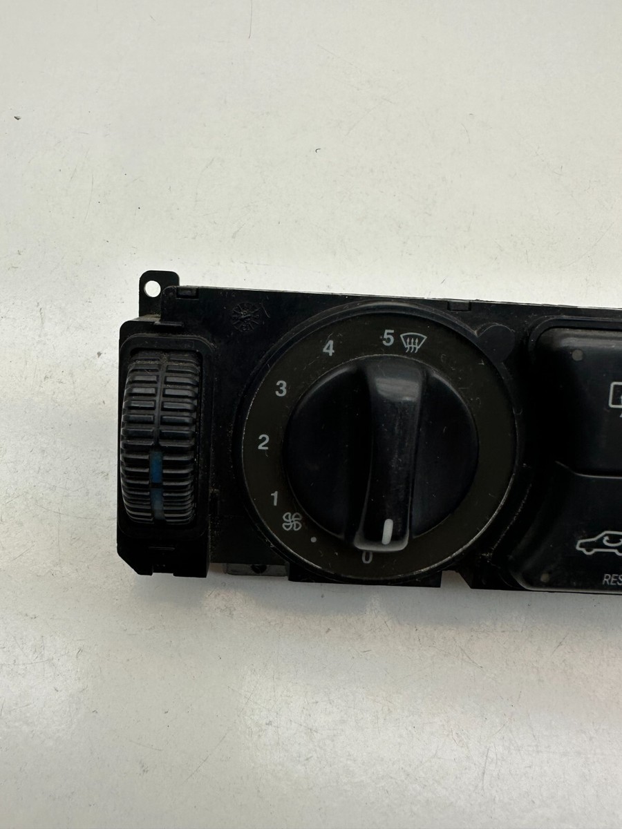 Mercedes w202 climate control panel 2028201710 2026890016