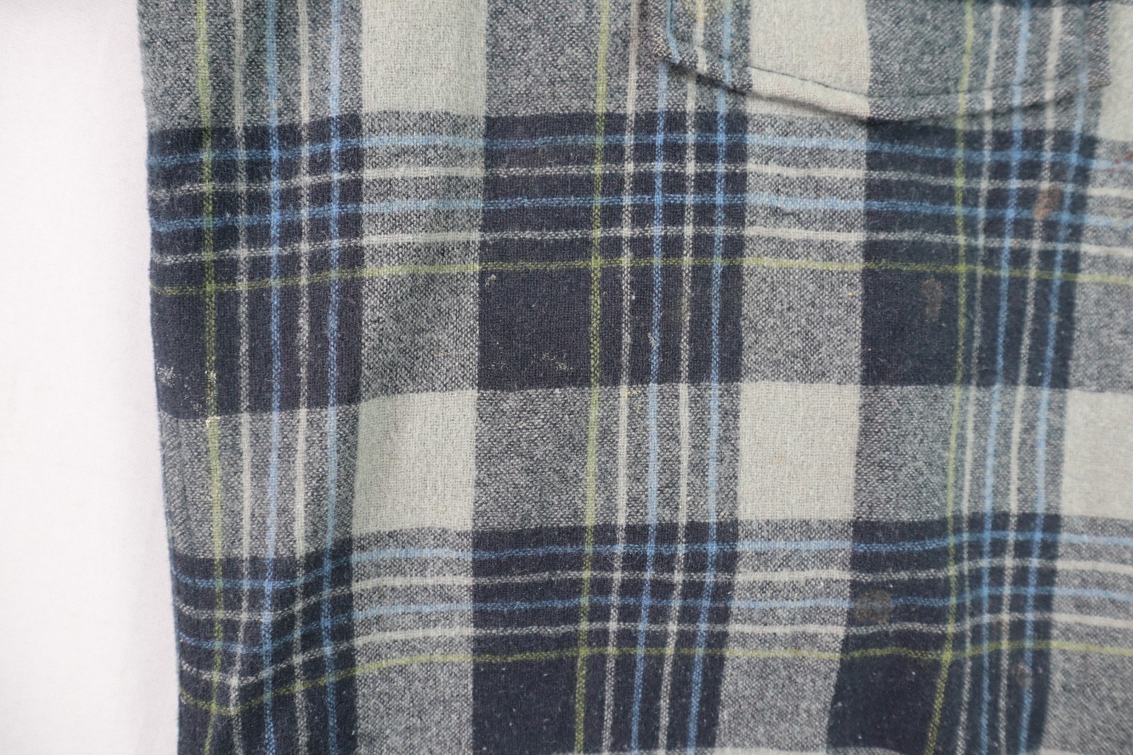 PENDLETON US Men’s Large Gray Plaid Button Down 1… - image 9