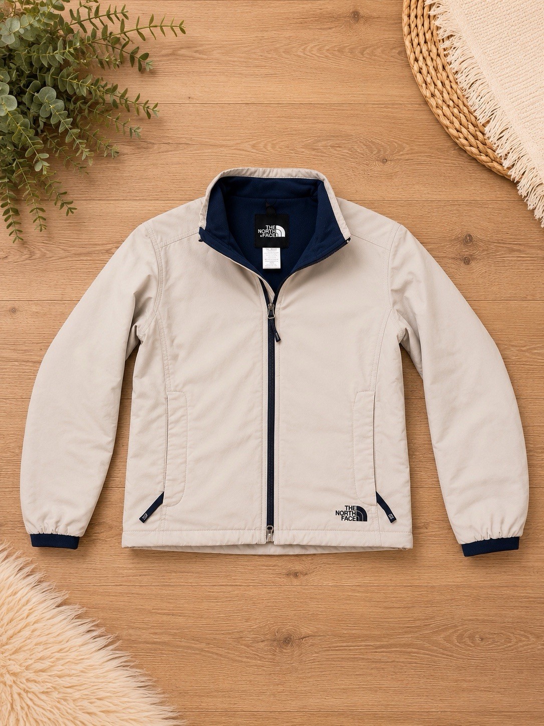 The North Face Women’s Medium Insulated Full Zip Jacket Beige Navy