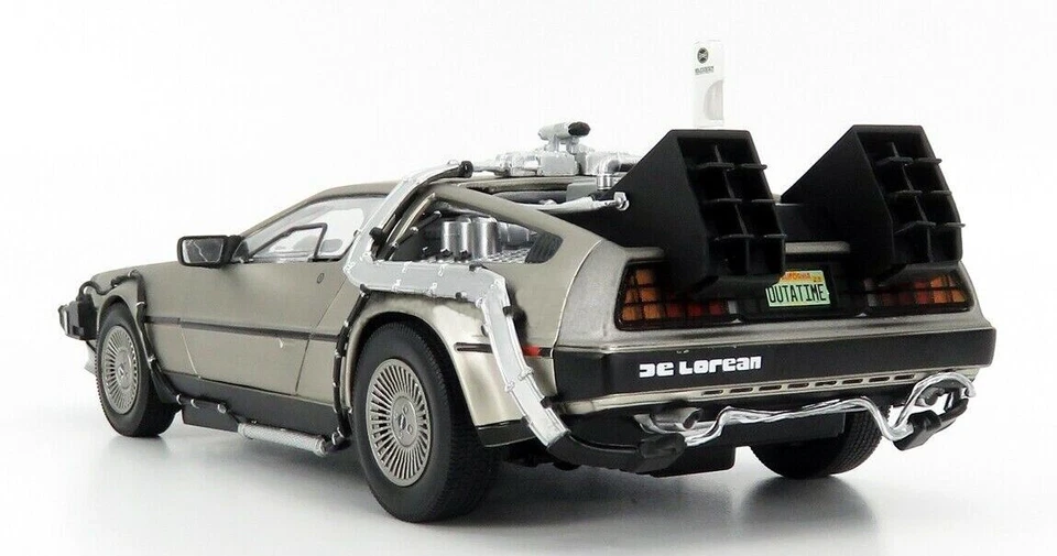 Voiture DELOREAN 2 Roues Pivotantes RETOUR VERS LE FUTUR II en Métal au 1/18 - Photo 3/4