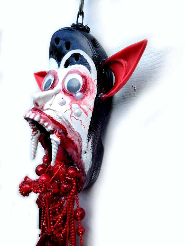 Conjunto Arte Escultura Original Medios Mixtos Collage Murciélago Vampiro Drácula Sangre Foto 2 de 4