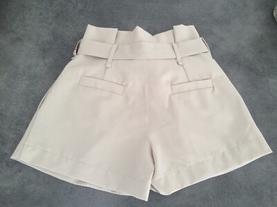 ERHABENE DAMEN SHORTS MIT ZANGE SEHR SCHICK BEIGE + GÜRTEL GRÖSSE S MADE IN ITALY