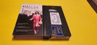 Wilde 1997 Oscar Wilde Bio Drama VHS Stephen Fry Jude Law Vanessa Redgrave