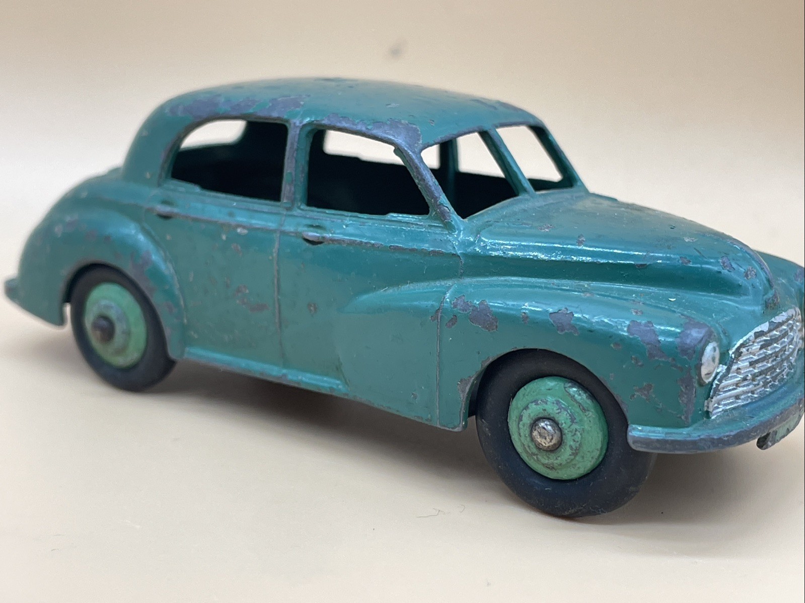 Dinky 159, Morris Oxford - Free Price Guide & Review