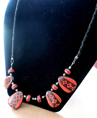 Native American Southwest Painted Red Black Clay Pendants Black Leather Necklace
