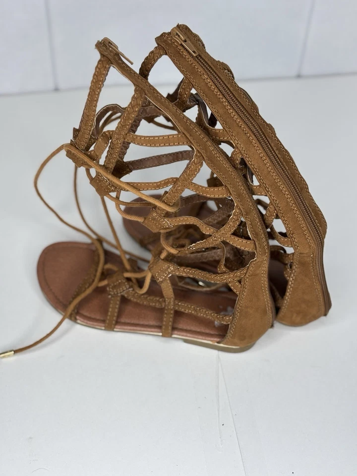 Sandalia Gladiador Tirantes Alto 12 pulgadas de abajo hacia arriba, Cremallera y Cordones Marrón Foto 2 de 4
