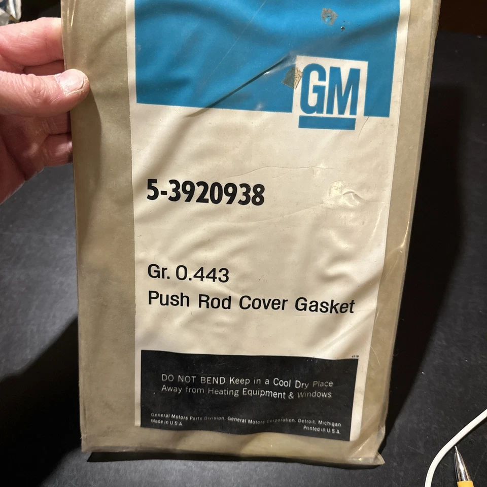 5-NUEVO OEM GM 3920938 Cubierta de válvula Junta de varilla de empuje Ajuste Olds Chevy en línea 6 cilindros Foto 2 de 4