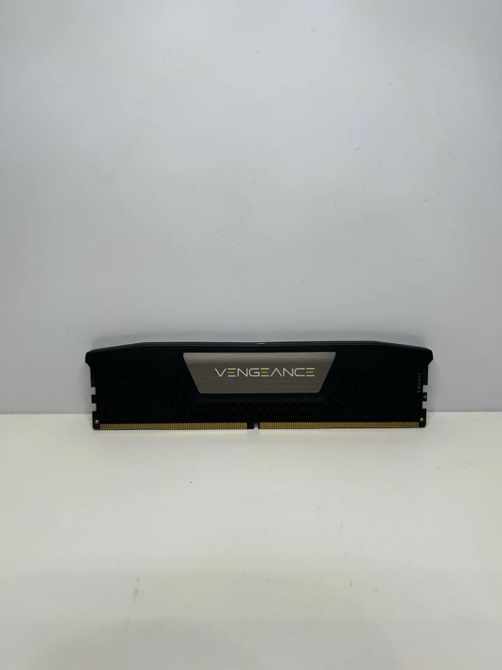 Corsair DDR5 RAM - 8GB, 5200MHz, Black/Dark Grey “Excellent Condition” - Image 2 of 4