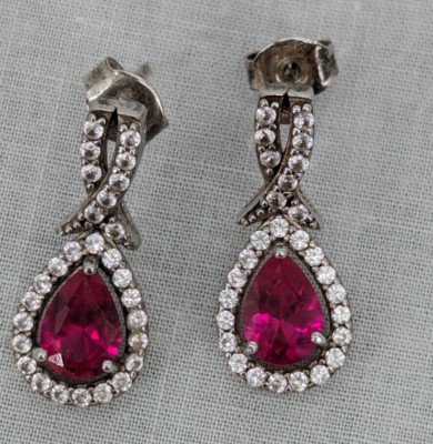 Klassische Anhänger Ohrringe Träne Imitat roter Rubin 925 Silber CZ