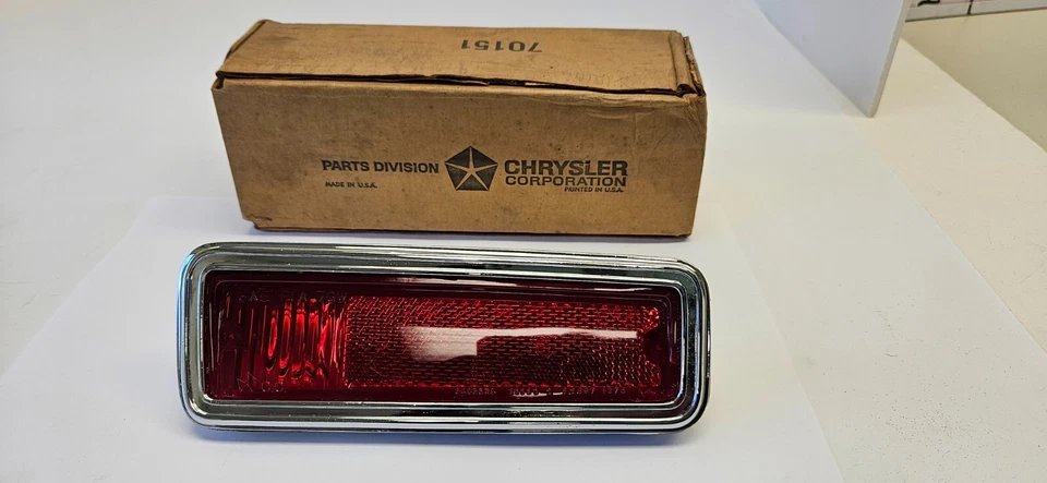 Dodge Coronet Super Bee R/T 1970 lámpara de señalización lateral trasera izquierda 3403571 nuevo de lote original Foto 3 de 4