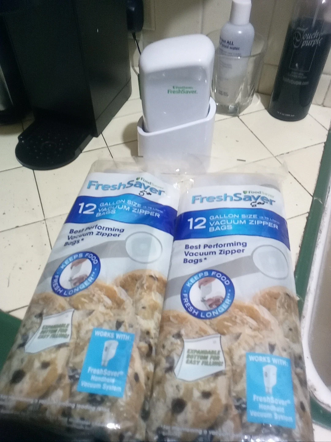 Food Saver FreshSaver Handheld Vacuum Plus 24 Bags