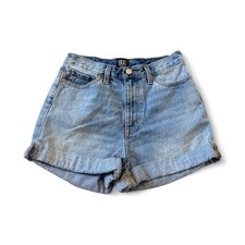 BDG Mom High Rise Light Wash Blue Denim Shorts 27 Cuffed Pockets Button
