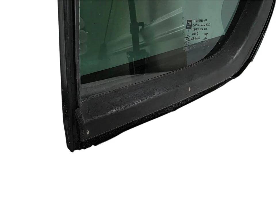 Chevrolet Trax 2015-2021 cuarto de cristal trasero izquierdo lado del conductor Foto 2 de 4