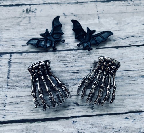 Skeleton Hand Hair Pins Claw Clips Silver 2 Piece Emo Goth Punk Skater Style - Picture 5 of 8