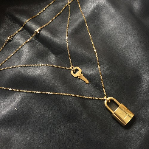 Louis Vuitton Padlock Necklace with Double Layer Chain For Him - Picture 3 of 5
