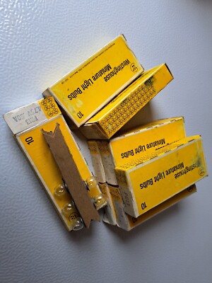 Vintage Westinghouse Box of 10 bulbs PR13 Flashlight bulb. NOS 8 boxes available