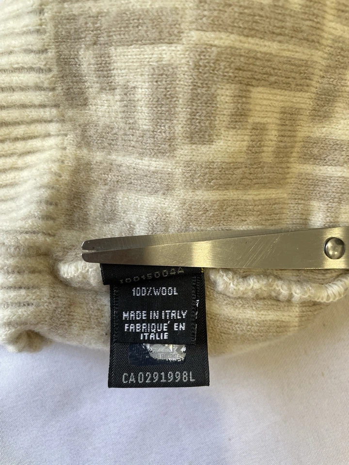 Y9#Fendi FF Zucca Monogram Beanie Hat Cream Beige 100% Wool Made In Italy Unisex - Image 4 of 4