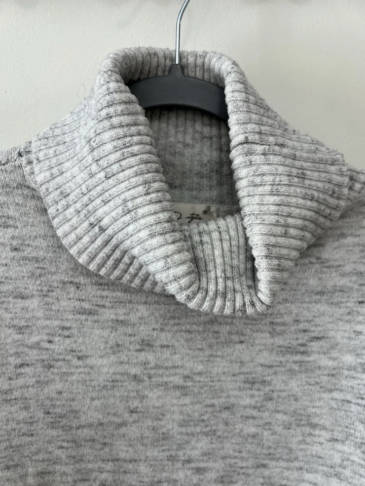 Suéter de cuello alto esponjoso Ursula estilo RD para mujer talla S/P/P gris claro Foto 2 de 4