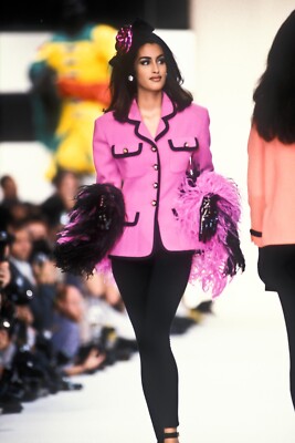 Chanel Vintage Icon Spring 1991 Fuschia Pink Black Tweed Skirt