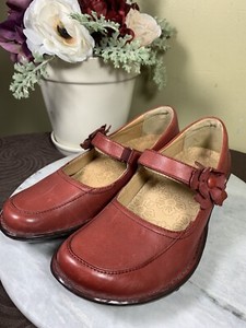 hush puppies clogs