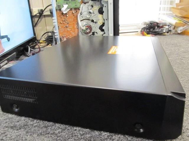 Combo grabadora DVD VCR Panasonic DMR-EZ47V negra/renovada con 1 año de garantía. Foto 3 de 4