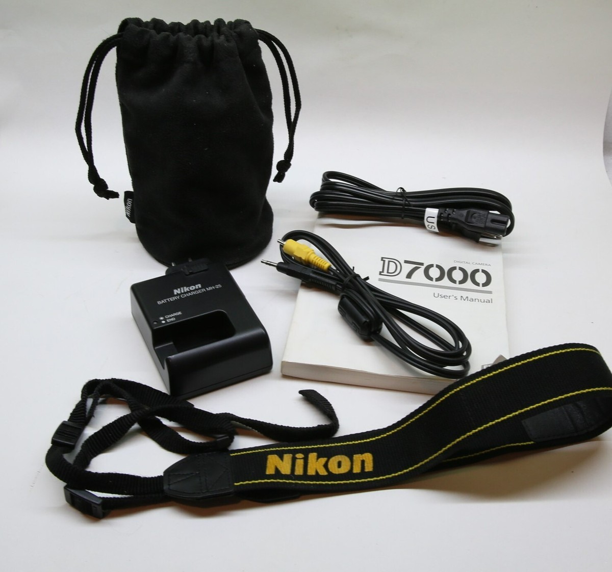 Nikon D7000 18-105 VR Kit AF-S DX Nikkor f/3.5-5.6 Digital SLR
