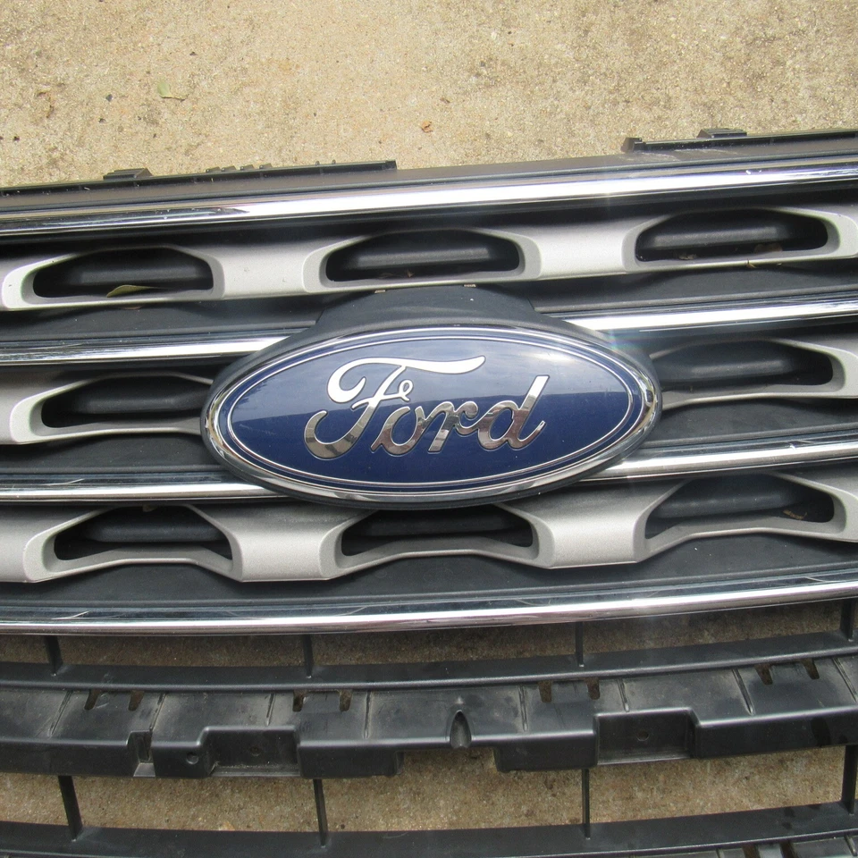 Ford Explorer 2016 2017 radiador delantero parrilla OEM FB53-8150-ABW Foto 2 de 4