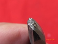 poincon matoir outil ancien d'orfevre bijoutier joaillier cuir T215 feuille