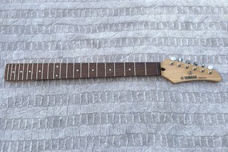 Yamaha RGS 121 Loaded Neck 2002 Tele Tipo Tacón Escala 25 1/2
