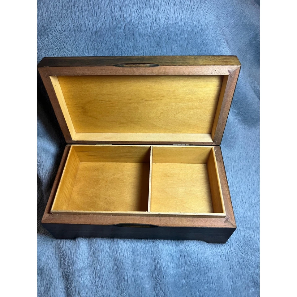 Vintage Wooden Trinket Box Decorative Bird Folk Art Carved Lid Hinged Storage - Image 3 of 4