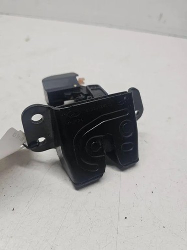 Tailgate lock